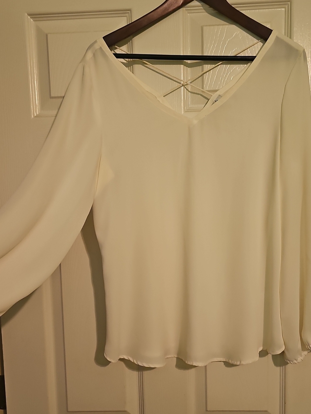 Women’s Cream V-Neck Long-Sleeve Blouse